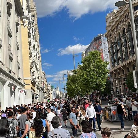 Deluxe Apartment Near Gran Via Madrid Exterior photo