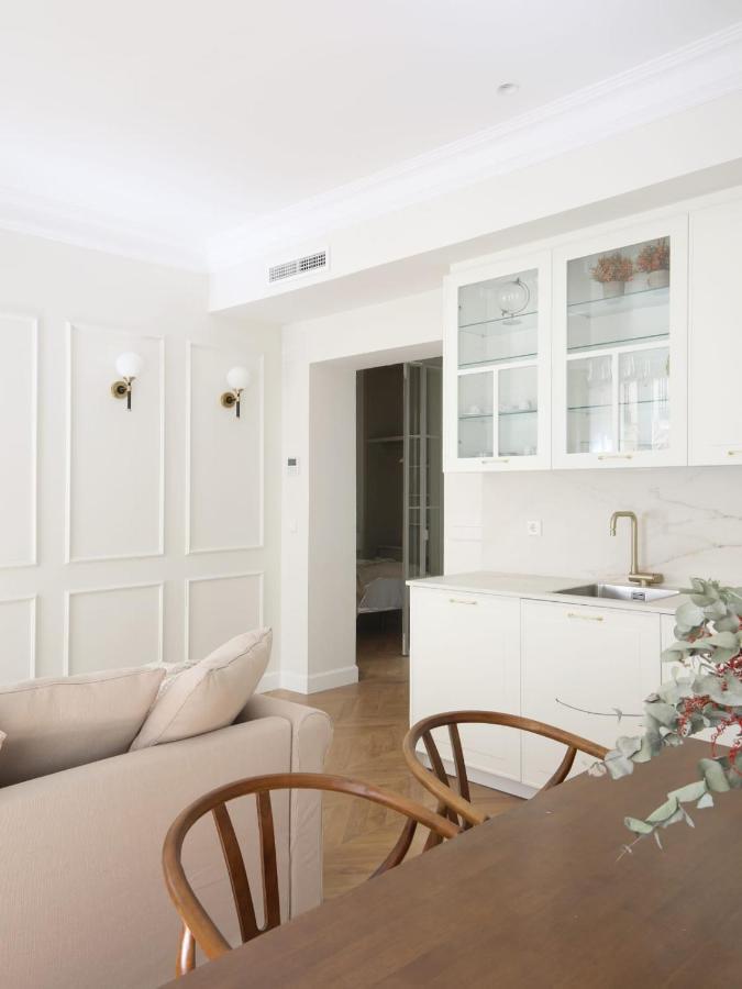 Deluxe Apartment Near Gran Via Madrid Exterior photo