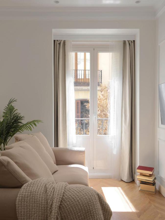 Deluxe Apartment Near Gran Via Madrid Exterior photo