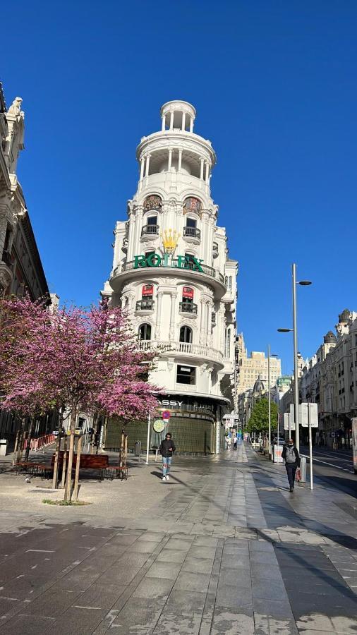 Deluxe Apartment Near Gran Via Madrid Exterior photo